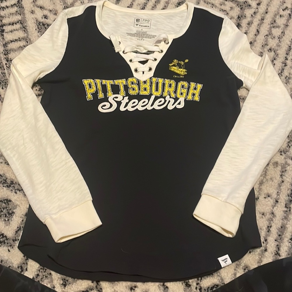 Authentic NFL Fanatics Pittsburgh Steelers woman’s  long sleeve shirt